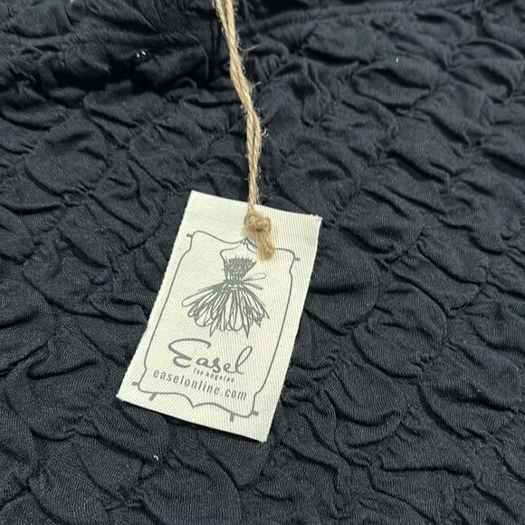 Lightly smocked crop top! NWT EASEL size Medium - Picture 8 of 8